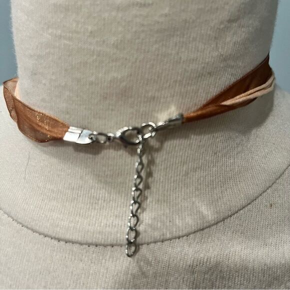 Handmade Silver Fleur de Lis Glass Pendant Necklace - Picture 3 of 3